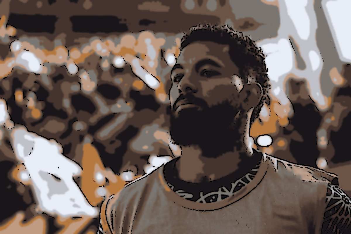 Douglas Luiz agentes detrás del bloque Fenerbahce...